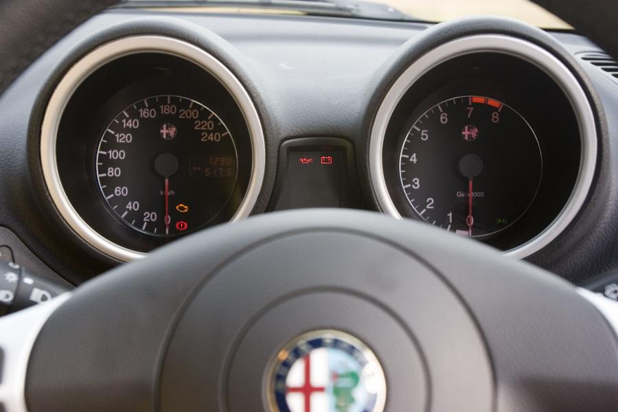 Панель приборов Alfa Romeo 156 TI 2004 года  (ZA) (фото 8 из 28)